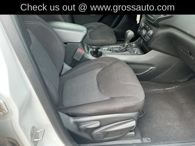 2022 Jeep Cherokee Sport