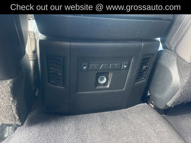 2018 RAM 1500 Laramie Crew Cab 4x4 6'4" Box