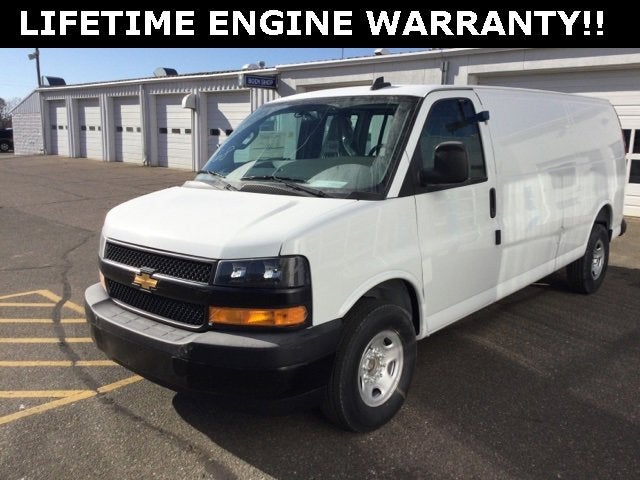 2025 Chevrolet Express Cargo 3500 WT