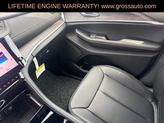 2026 Jeep Grand Cherokee Base