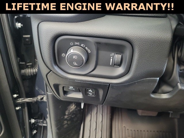 2025 RAM Ram 1500 RAM 1500 BIG HORN CREW CAB 4X4 5'7' BOX