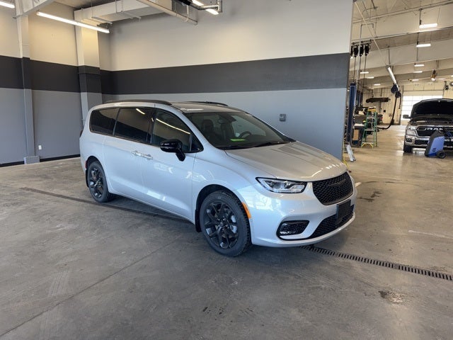 2026 Chrysler Pacifica PACIFICA SELECT AWD