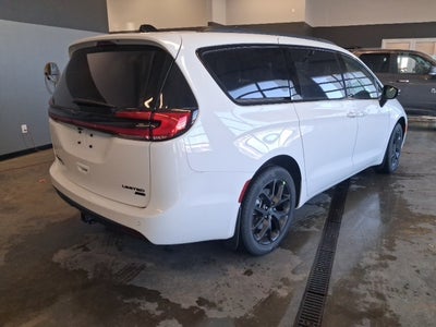 2026 Chrysler Pacifica PACIFICA LIMITED AWD