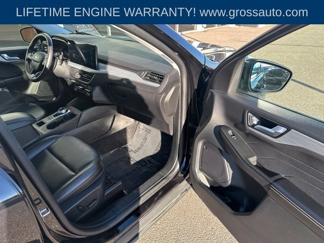 2025 Ford Escape Platinum