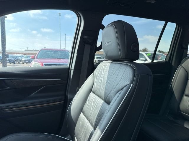 2025 Buick Enclave Avenir