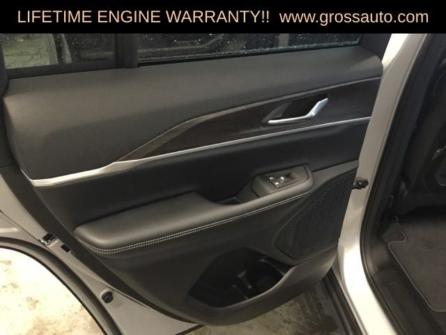 2026 Jeep Grand Cherokee Laredo Altitude