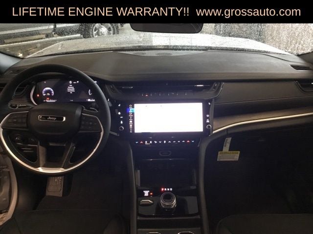 2026 Jeep Grand Cherokee Laredo Altitude