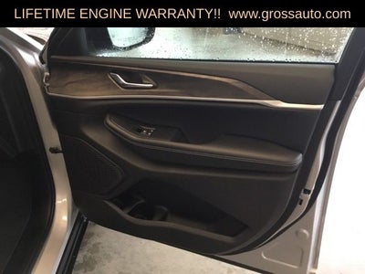 2026 Jeep Grand Cherokee Laredo Altitude