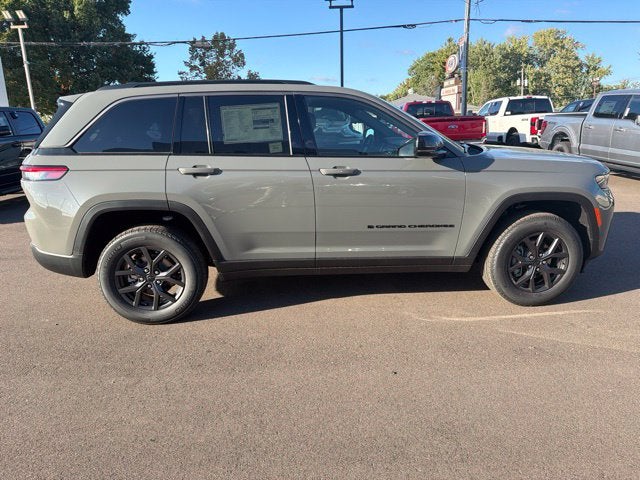 2027 Jeep Grand Cherokee Altitude