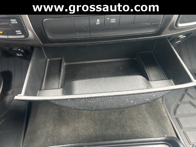 2017 RAM 1500 Express Crew Cab 4x4 5'7' Box