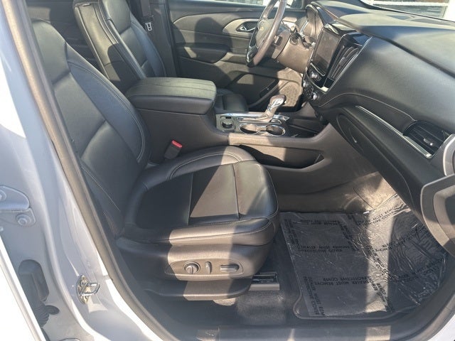 2022 Chevrolet Traverse AWD LT Leather