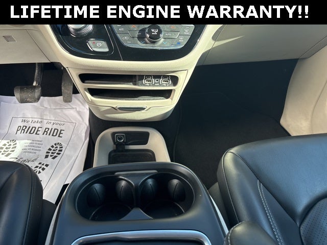 2023 Chrysler Pacifica Touring L