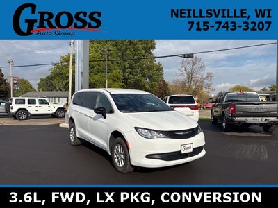 2025 Chrysler Voyager LX