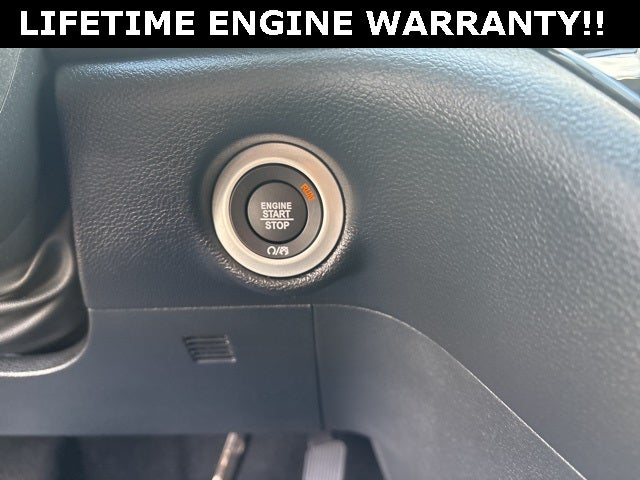 2025 Chrysler Voyager LX