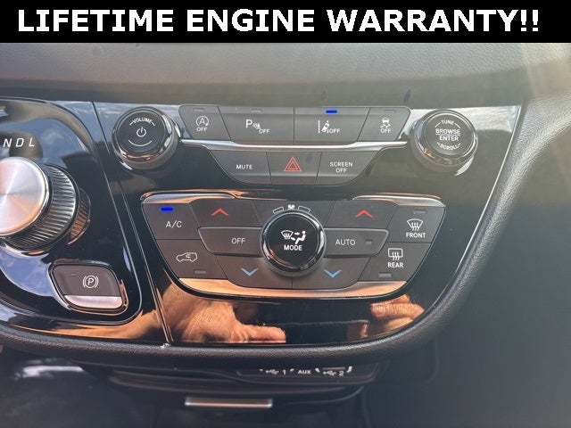 2025 Chrysler Voyager LX