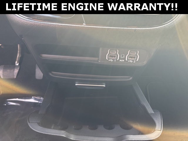 2025 Chrysler Voyager LX