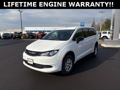 2025 Chrysler Voyager LX