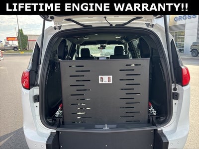 2025 Chrysler Voyager LX