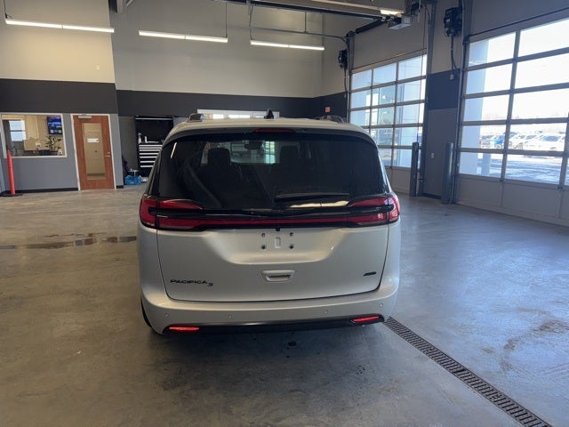 2026 Chrysler Pacifica PACIFICA SELECT AWD