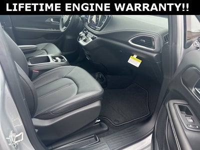 2026 Chrysler Pacifica PACIFICA SELECT AWD