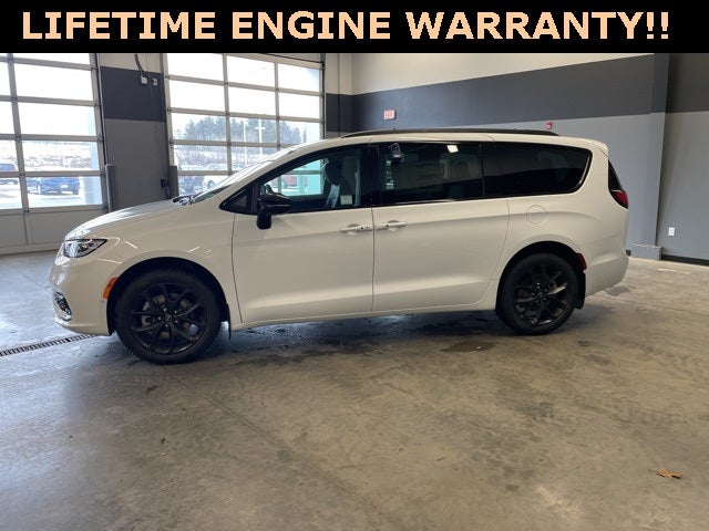 2026 Chrysler Pacifica PACIFICA SELECT AWD