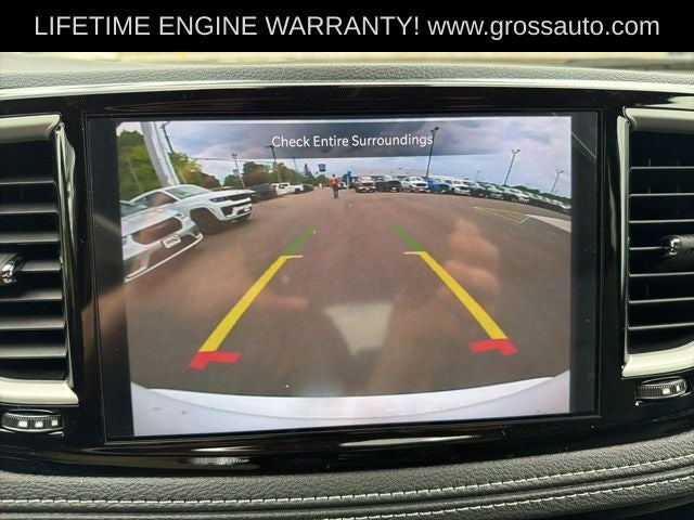2027 Chrysler Pacifica Select