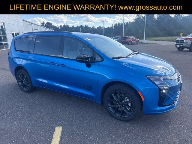 2027 Chrysler Pacifica Select