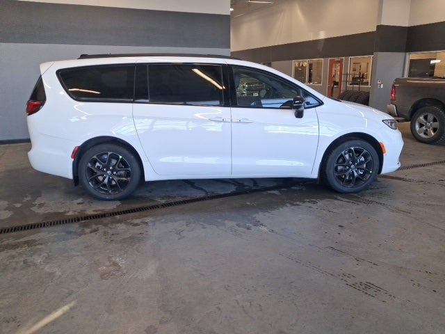 2026 Chrysler Pacifica PACIFICA LIMITED AWD