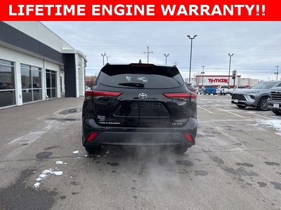 2022 Toyota Highlander LE