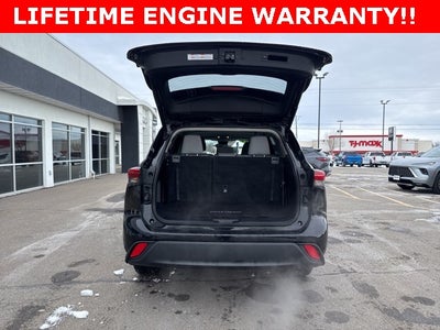 2022 Toyota Highlander LE