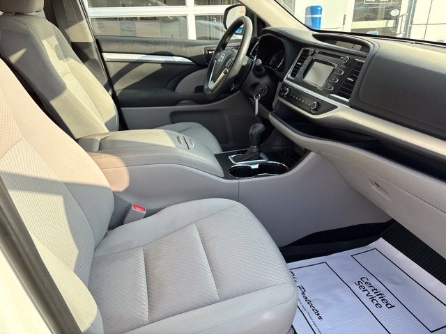 2019 Toyota Highlander LE