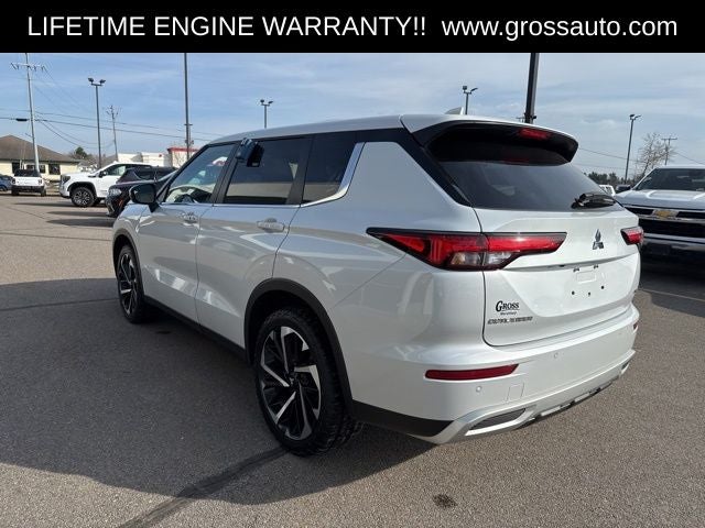 2024 Mitsubishi Outlander SE