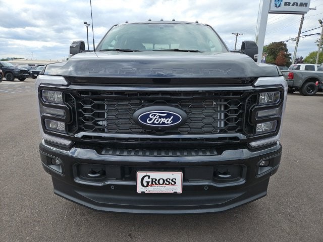 2027 Ford F-350SD Lariat