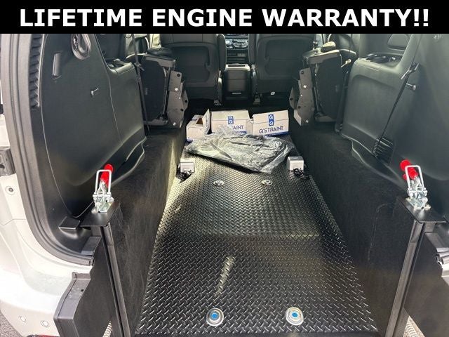 2025 Chrysler Voyager LX