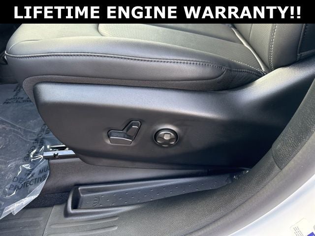 2025 Chrysler Voyager LX