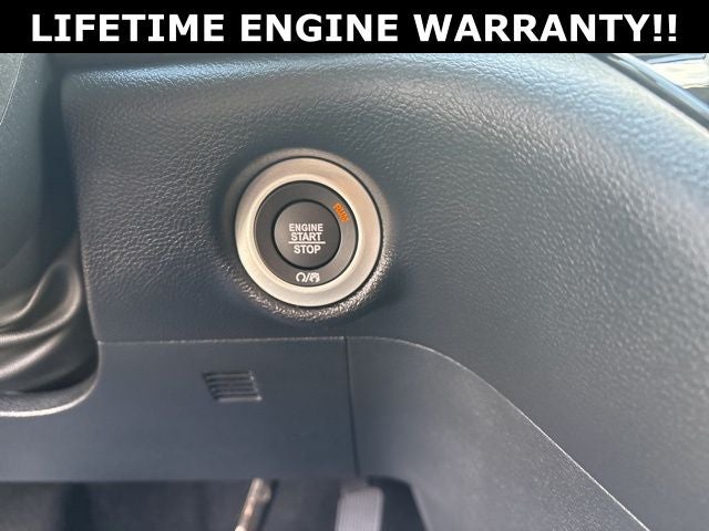 2025 Chrysler Voyager LX