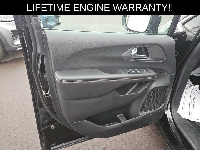 2026 Chrysler Voyager LX