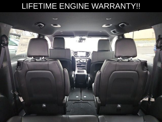 2026 Chrysler Voyager LX