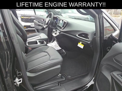 2026 Chrysler Voyager LX